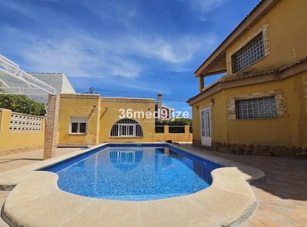 Återförsäljning - Villa - Los Alcazares - Los Alcazares Centro