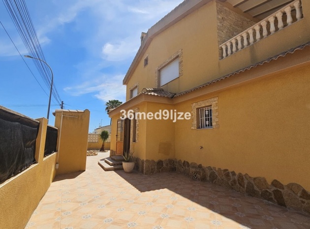 Återförsäljning - Villa - Los Alcazares - Los Alcazares Centro