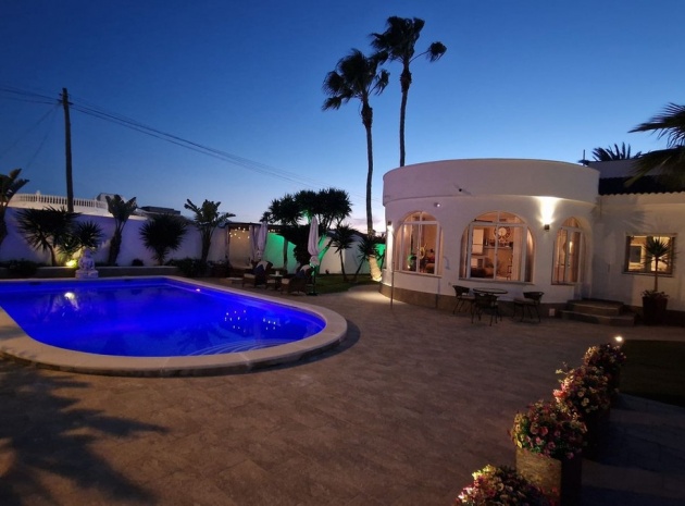 Wiederverkauf - Villa - Torrevieja - Torrevieja Centro