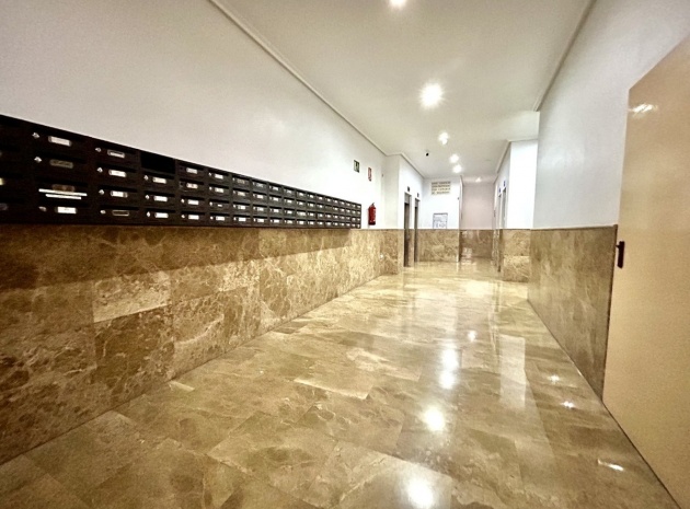 Wederverkoop - Appartement - Torrevieja - Torrevieja Centro