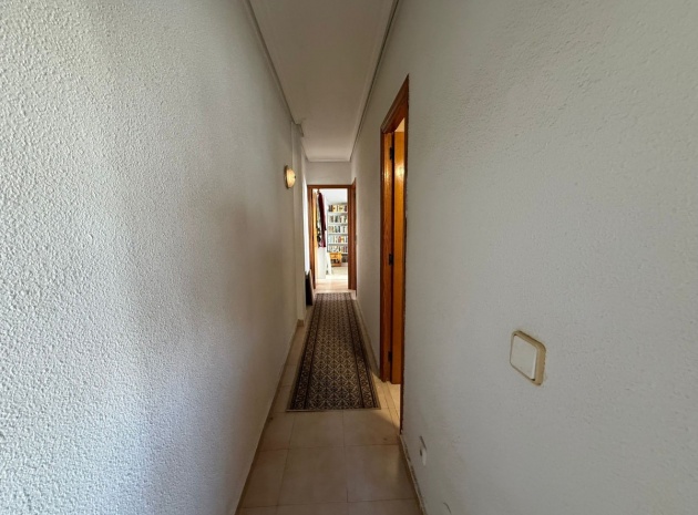 Återförsäljning - Lägenhet - Torrevieja - Torrevieja Centro