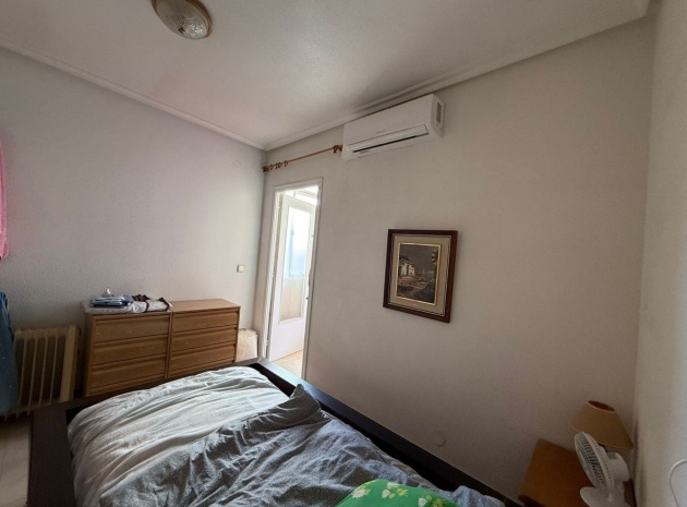Återförsäljning - Lägenhet - Torrevieja - Torrevieja Centro