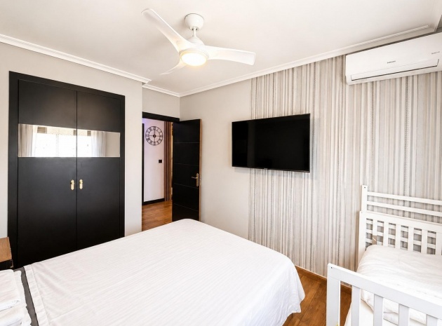 Wiederverkauf - Wohnung - Torrevieja - Aguas Nuevas