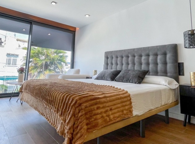Återförsäljning - Villa - Torrevieja - Torrevieja Centro