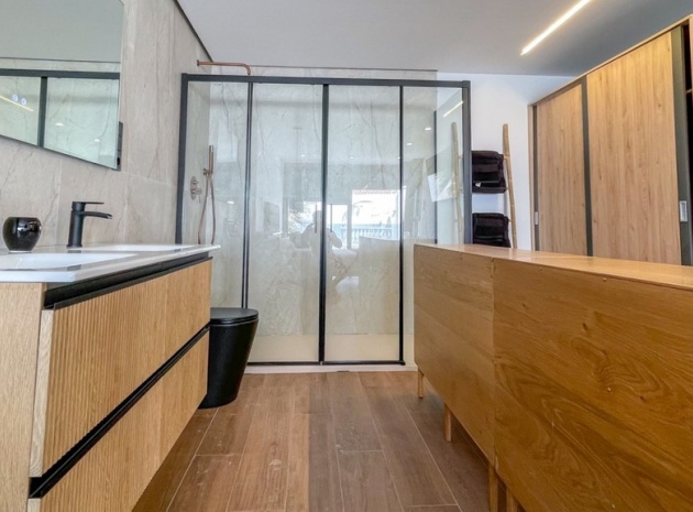 Återförsäljning - Villa - Torrevieja - Torrevieja Centro