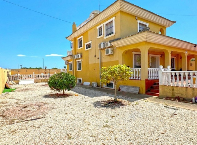 Wiederverkauf - Villa - Torrevieja - Torrevieja Centro