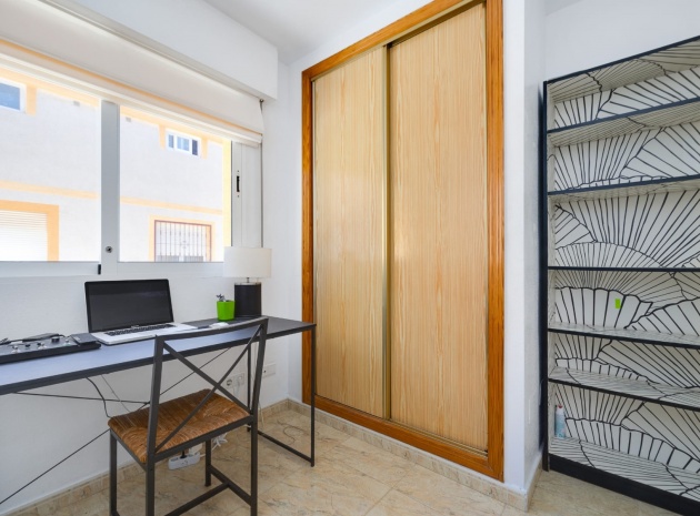 Resale - Townhouse - Playa Flamenca - las chismosas