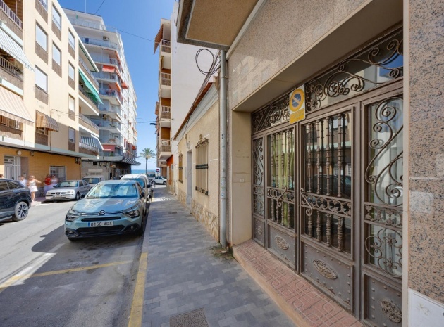 Återförsäljning - Lägenhet - Torrevieja - Playa Del Cura
