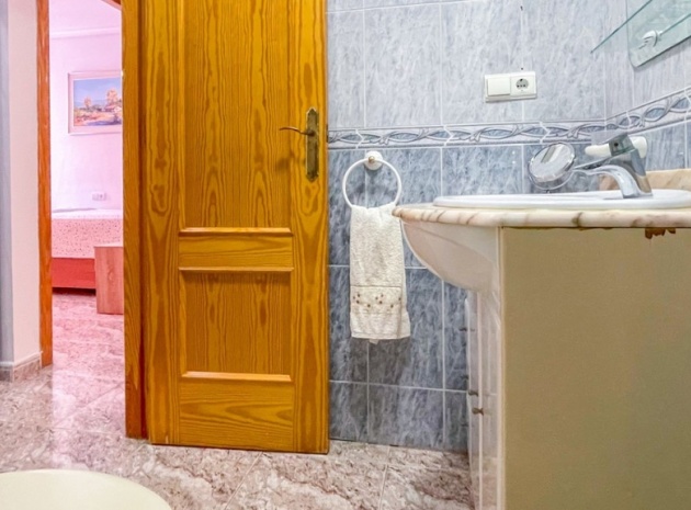 Wiederverkauf - Wohnung - Torrevieja - Torrevieja Centro