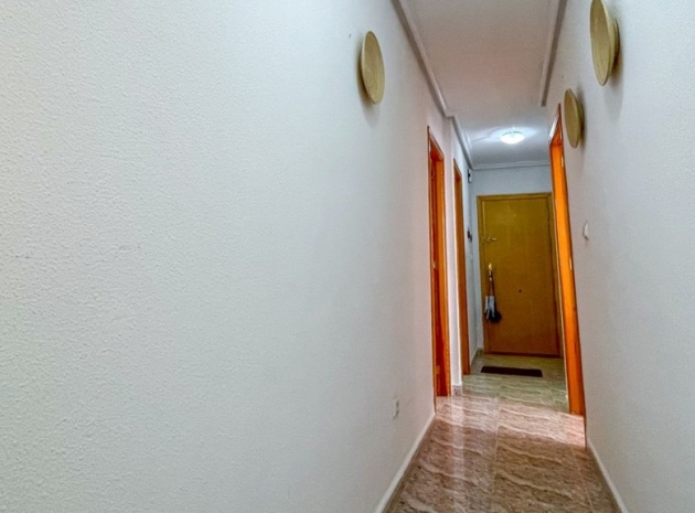 Wiederverkauf - Wohnung - Torrevieja - Torrevieja Centro
