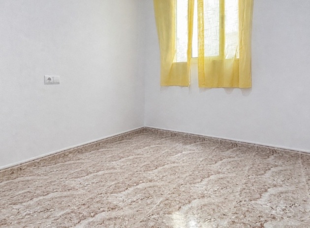 Wiederverkauf - Wohnung - Torrevieja - Torrevieja Centro