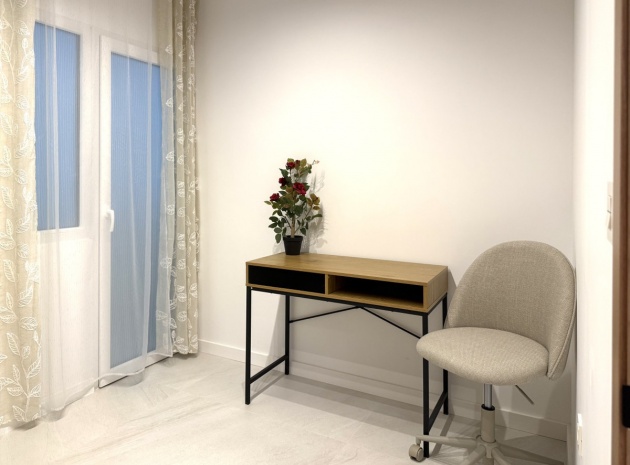 Wiederverkauf - Wohnung - Torrevieja - Torrevieja Centro