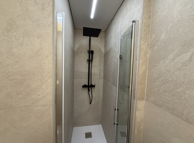 Wiederverkauf - Wohnung - Torrevieja - Torrevieja Centro