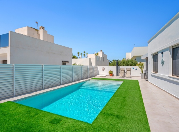 Återförsäljning - Villa - La Marina