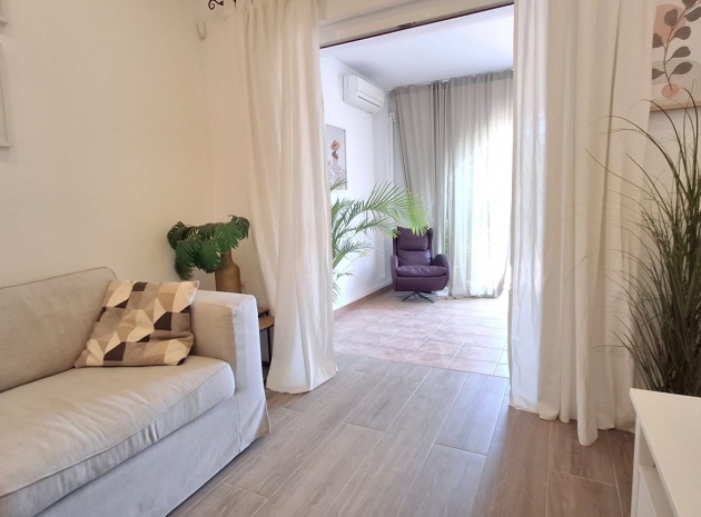 Resale - Bungalow - Playa Flamenca - las chismosas