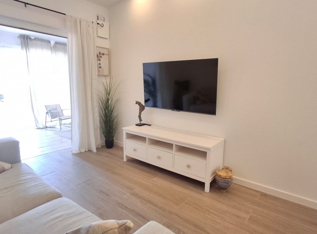 Resale - Bungalow - Playa Flamenca - las chismosas