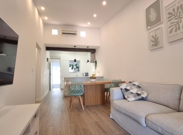 Resale - Bungalow - Playa Flamenca - las chismosas