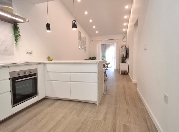 Resale - Bungalow - Playa Flamenca - las chismosas