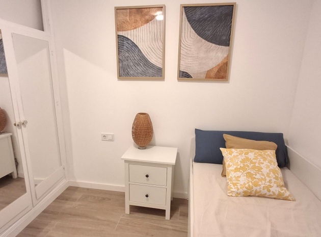 Resale - Bungalow - Playa Flamenca - las chismosas