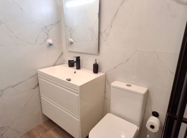 Resale - Bungalow - Playa Flamenca - las chismosas