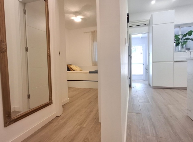 Resale - Bungalow - Playa Flamenca - las chismosas