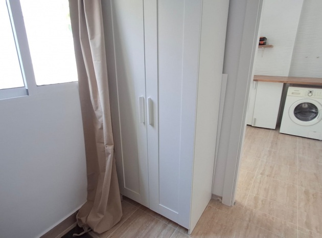 Resale - Bungalow - Playa Flamenca - las chismosas