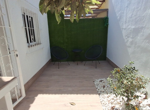 Resale - Bungalow - Playa Flamenca - las chismosas
