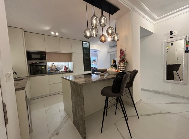 Wiederverkauf - Wohnung - Torrevieja - Torrevieja Centro