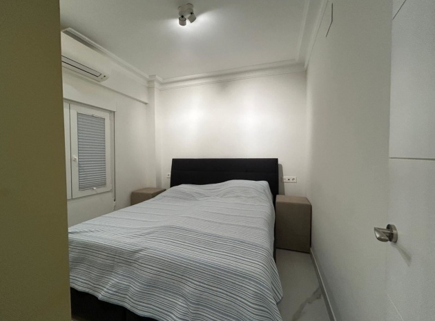 Wiederverkauf - Wohnung - Torrevieja - Torrevieja Centro