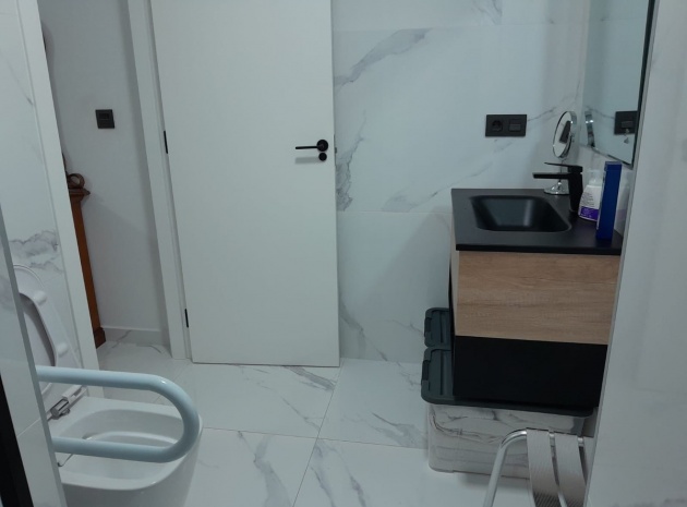 Wiederverkauf - Wohnung - Torrevieja - Torrevieja Centro