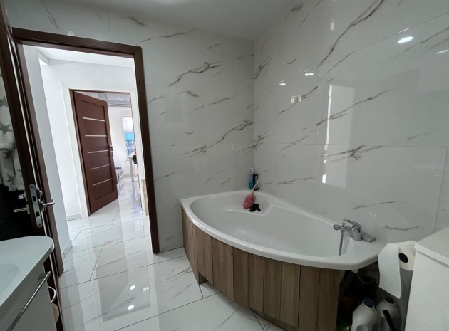Wiederverkauf - Wohnung - Torrevieja - Torrevieja Centro