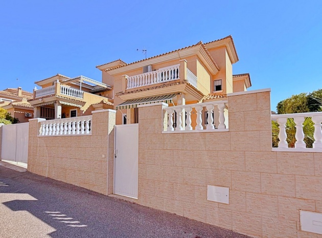 Wiederverkauf - Villa - Los Altos - Royal Park