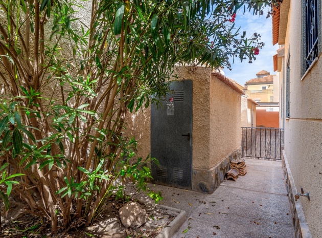 Resale - Villa - Villamartin - El Galan