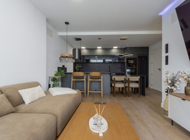 Resale - Villa - Torrevieja - Torrevieja Centro