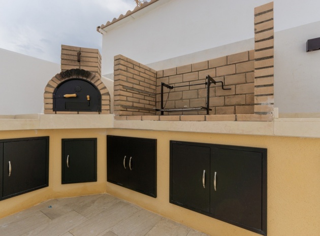 Resale - Villa - Torrevieja - Torrevieja Centro