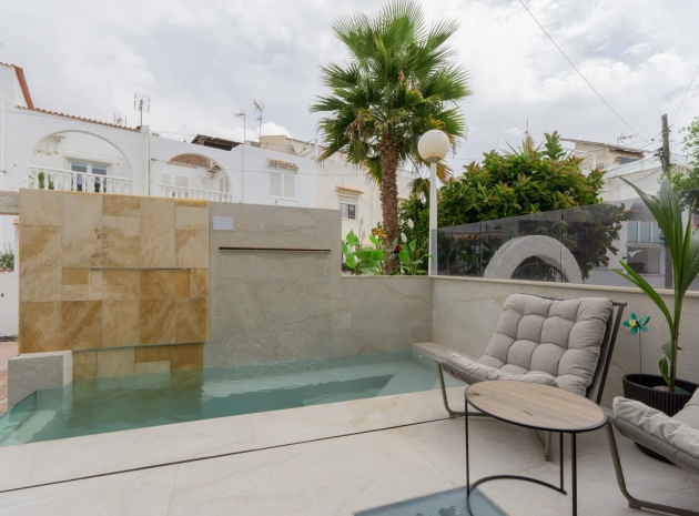 Resale - Villa - Torrevieja - Torrevieja Centro