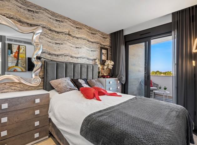Resale - Apartment - Villamartin