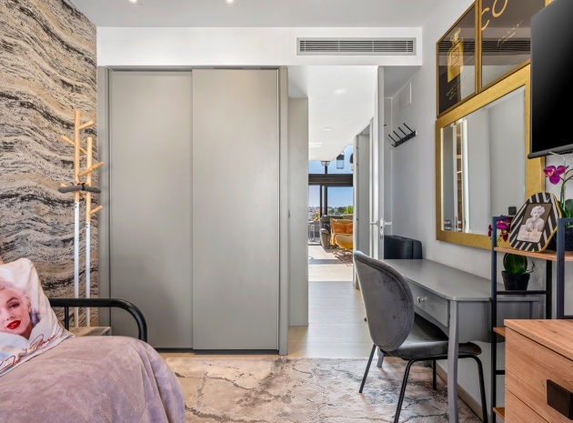 Resale - Apartment - Villamartin