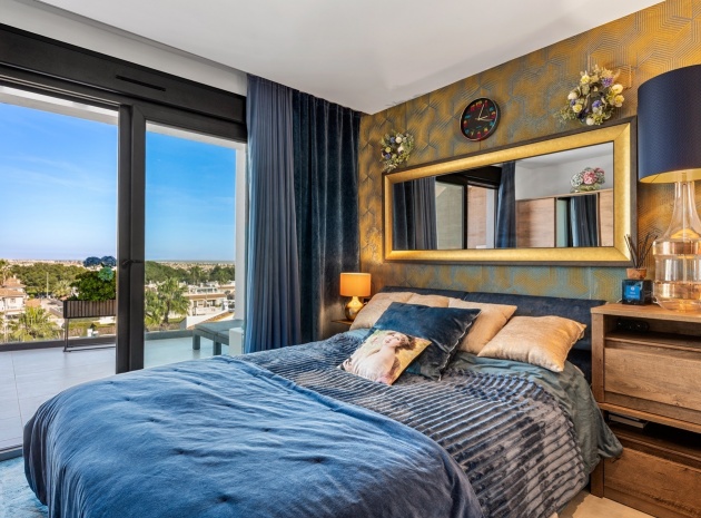Resale - Apartment - Villamartin