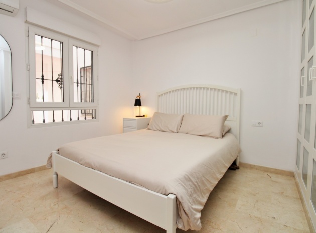Återförsäljning - Lägenhet - Villamartin - villa golf