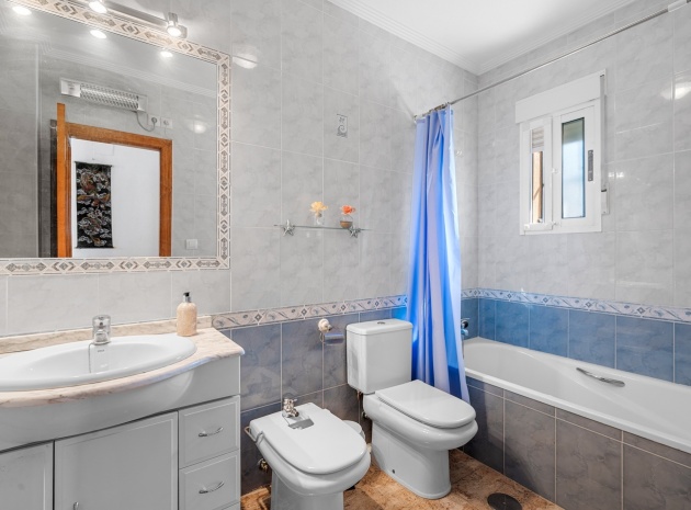 Resale - Villa - Guardamar del Segura