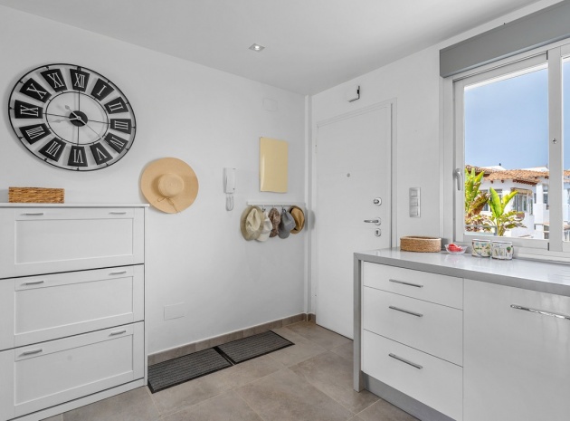 Återförsäljning - Villa - Orihuela - Punta Prima