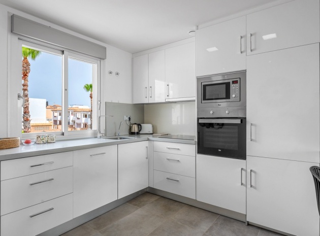 Återförsäljning - Villa - Orihuela - Punta Prima