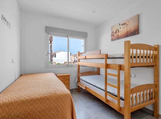 Återförsäljning - Villa - Orihuela - Punta Prima