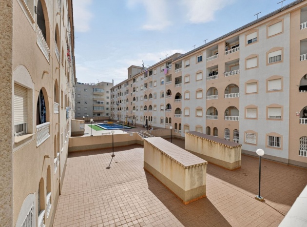 Återförsäljning - Lägenhet - Torrevieja - Torrevieja Centro