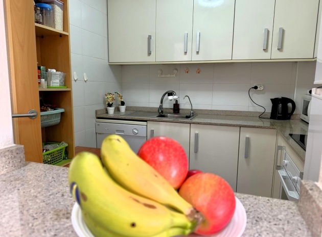 Resale - Apartment - Torrevieja - Torrevieja Centro