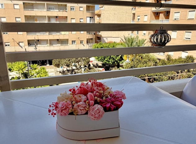 Resale - Apartment - Torrevieja - Torrevieja Centro