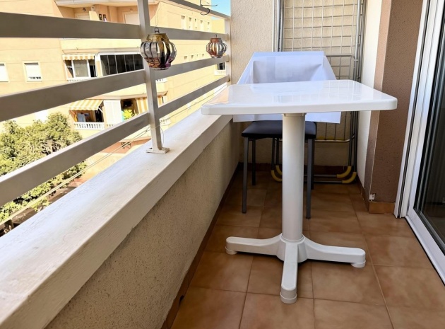 Resale - Apartment - Torrevieja - Torrevieja Centro