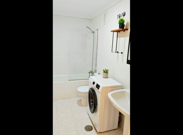 Wiederverkauf - Wohnung - Torrevieja - Torrevieja Centro