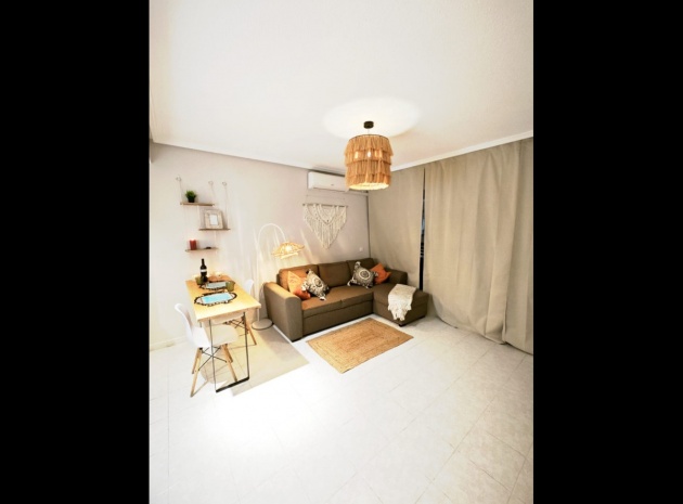Wiederverkauf - Wohnung - Torrevieja - Torrevieja Centro